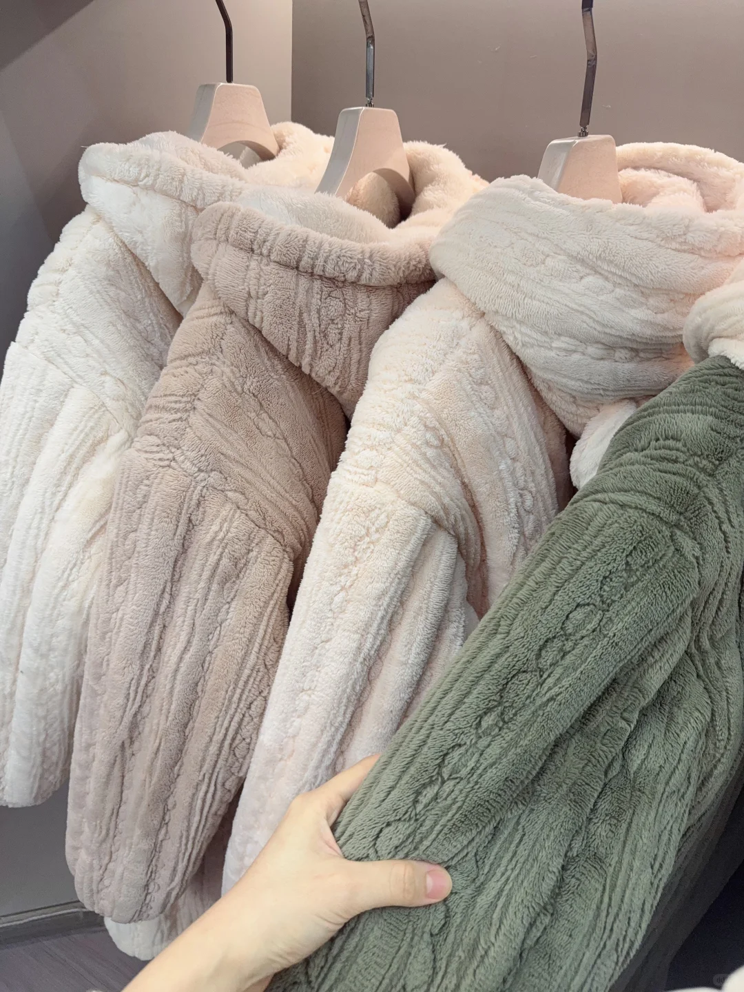 爸爸厂里的家居服，姐妹收到吓坏了?