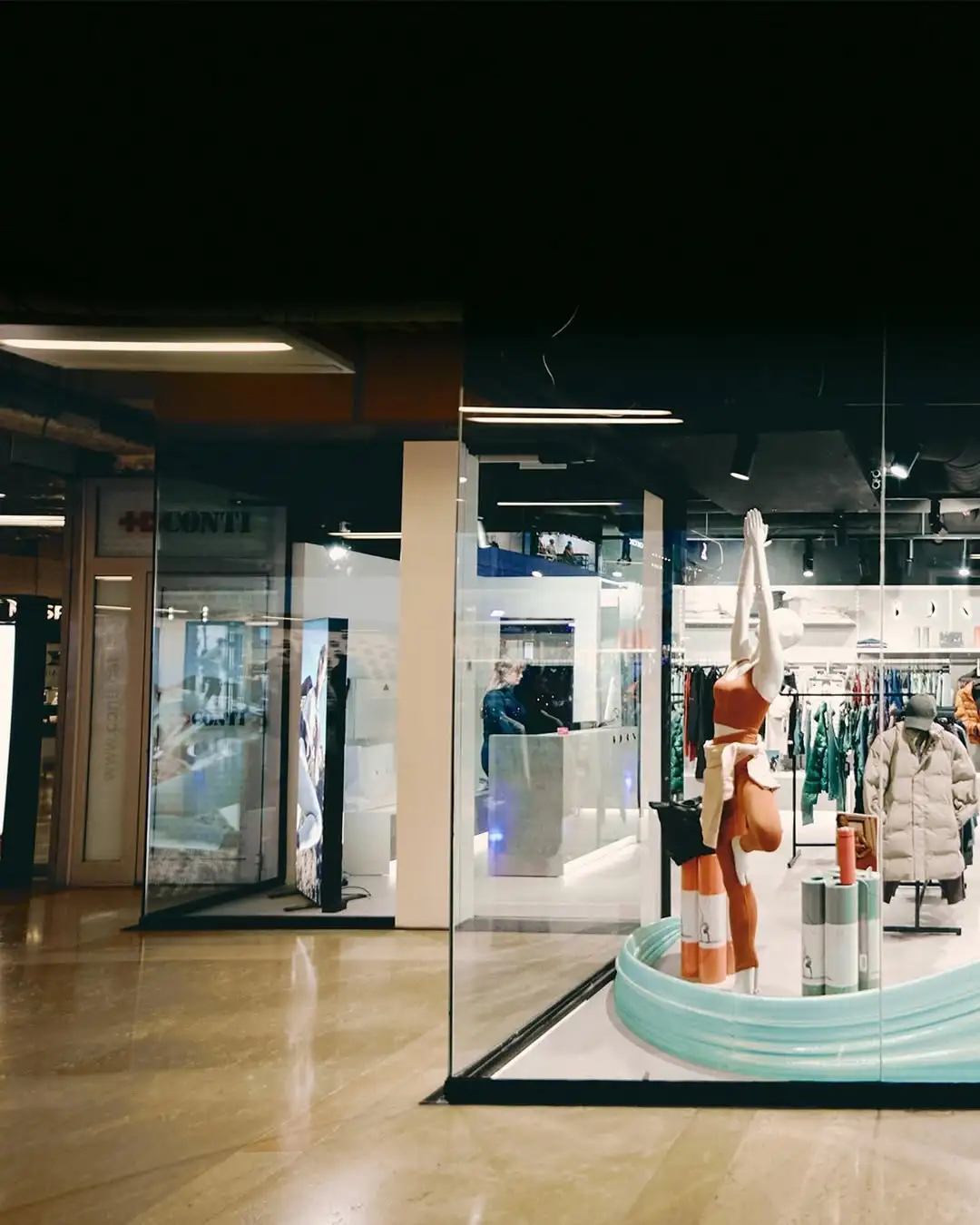 Born海浪装置：3D打印重塑橱窗美学