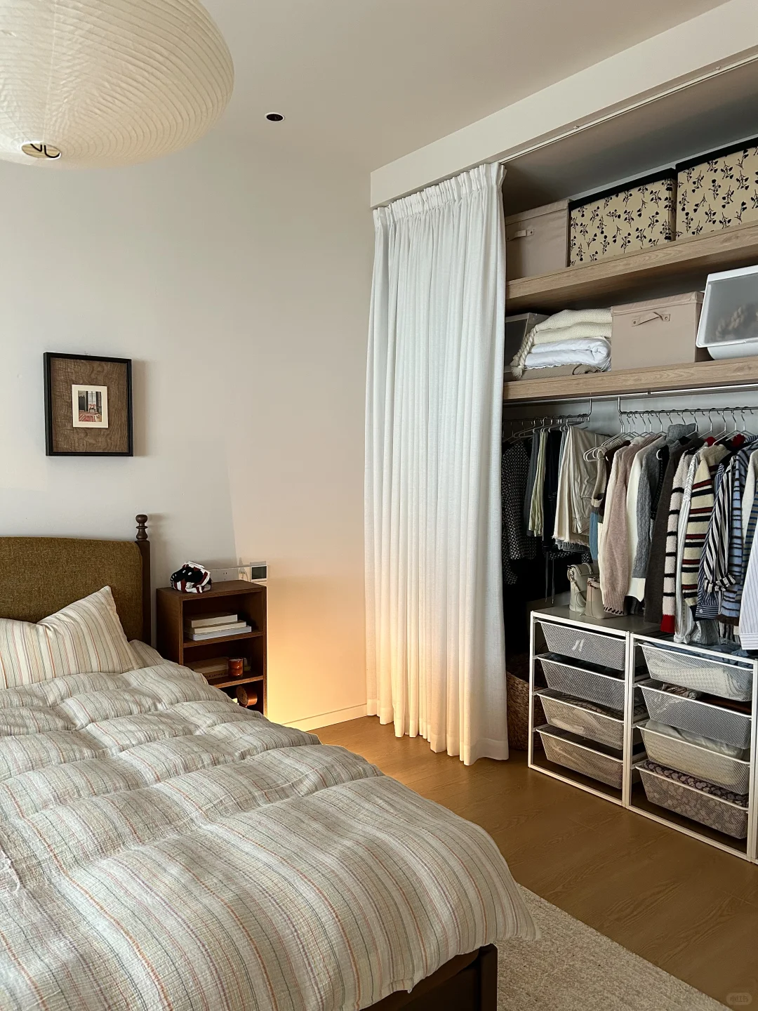 ?太好复刻了!我这15m²的复古栗色卧室