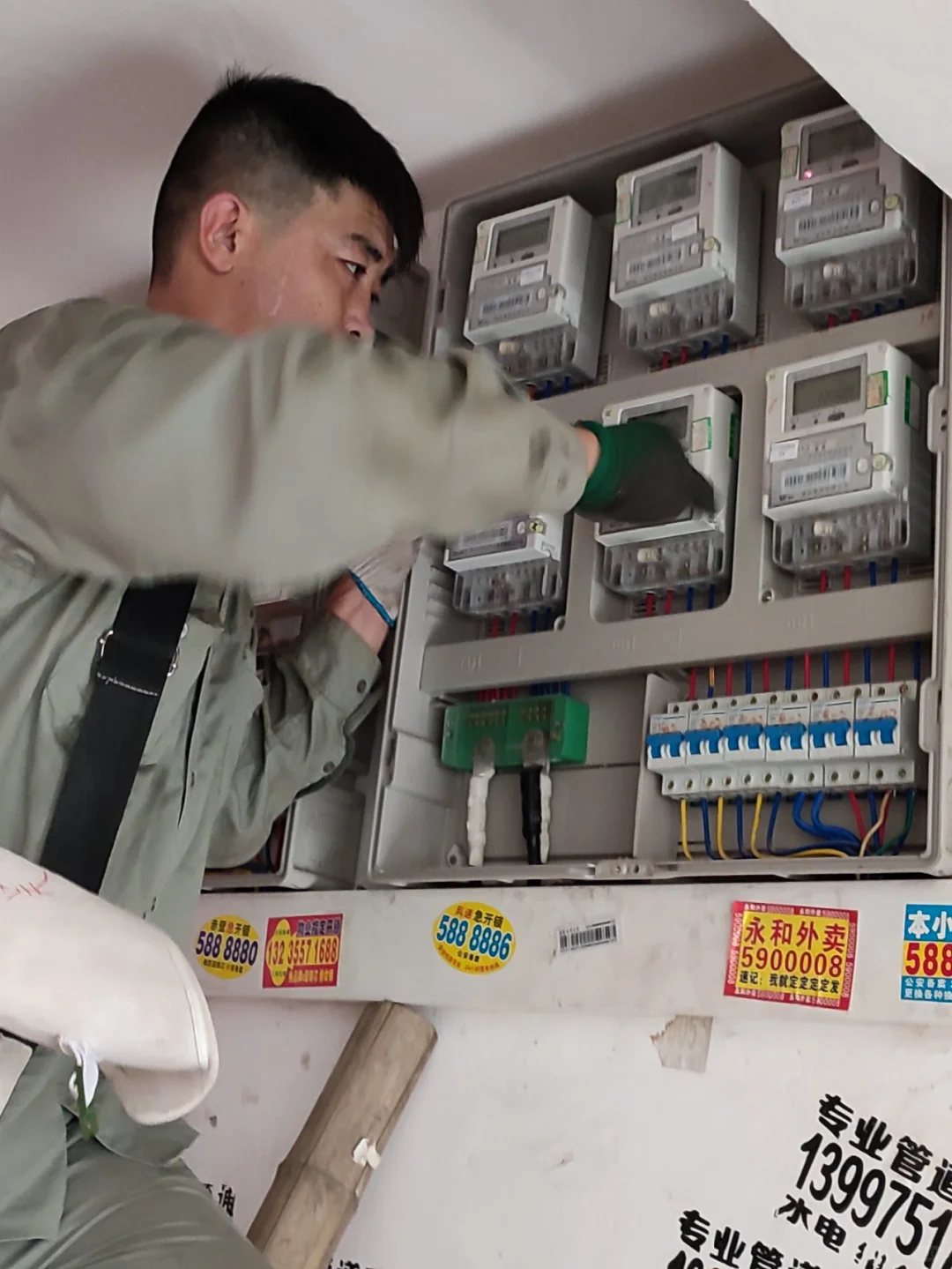 旧电表更新，新电表换模块，这个月有忙的