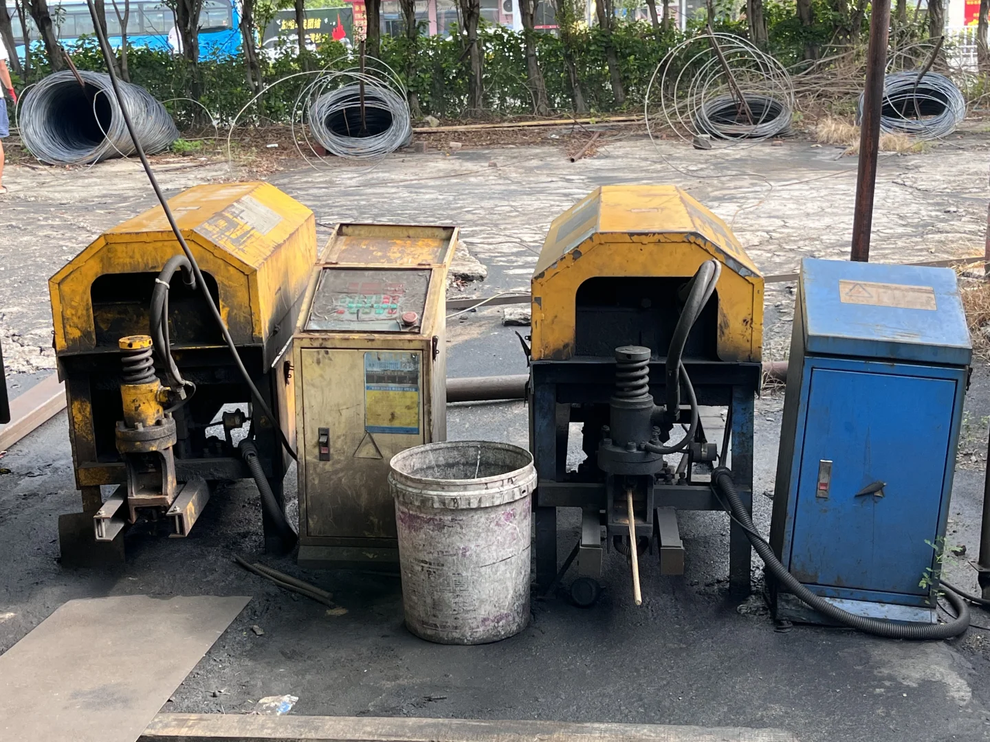 自装崩溃瞬间！砌墙缺钢筋，跑断腿才买到…