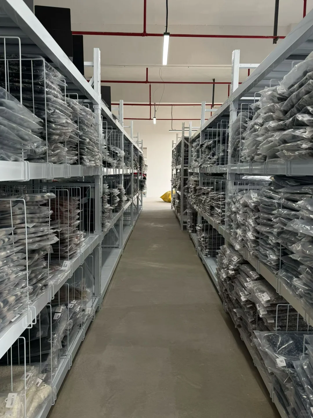 敢把1300平仓库备满货！估计只有我们了！