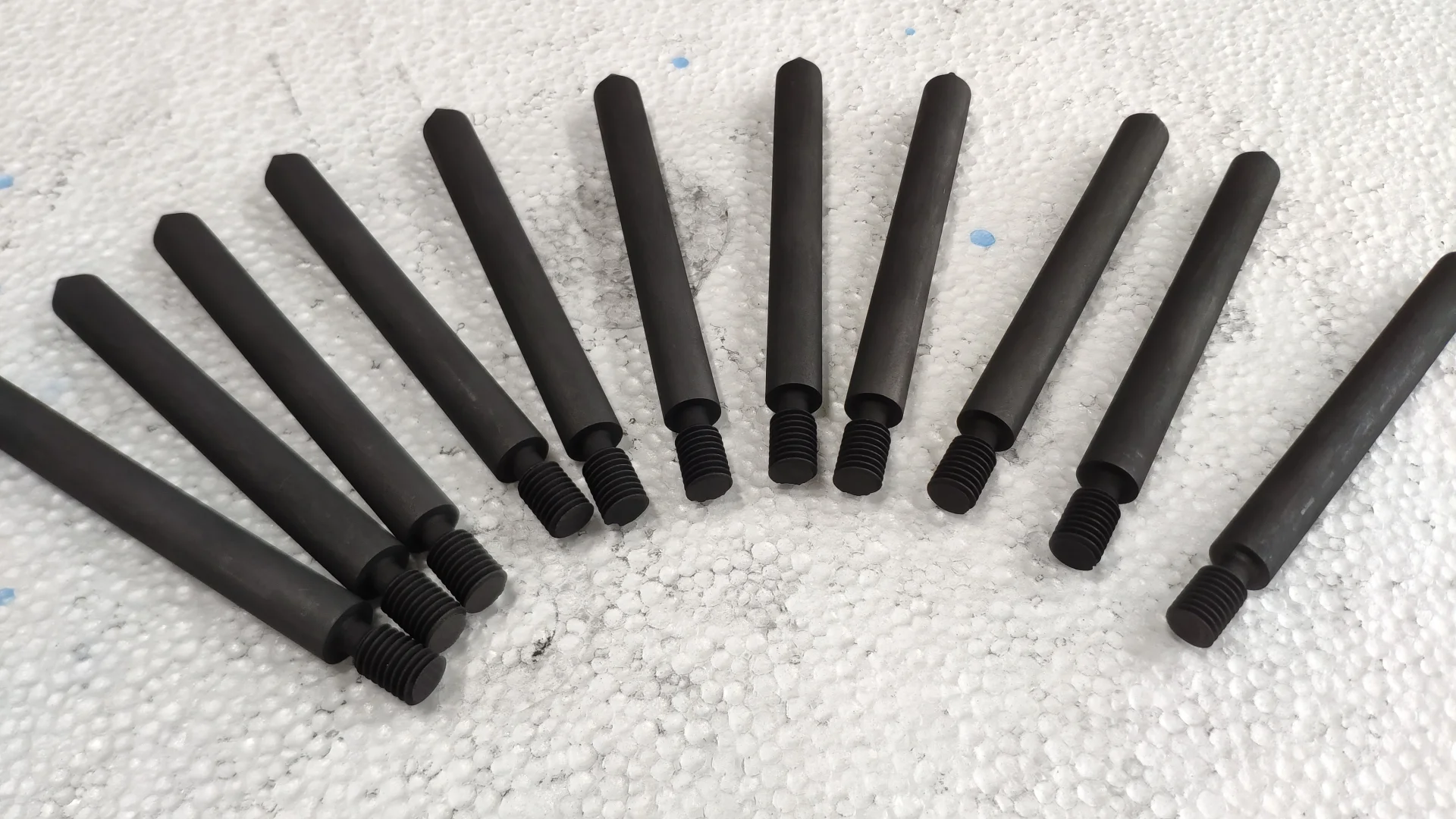 石墨原料 及各种制品。需要得联系