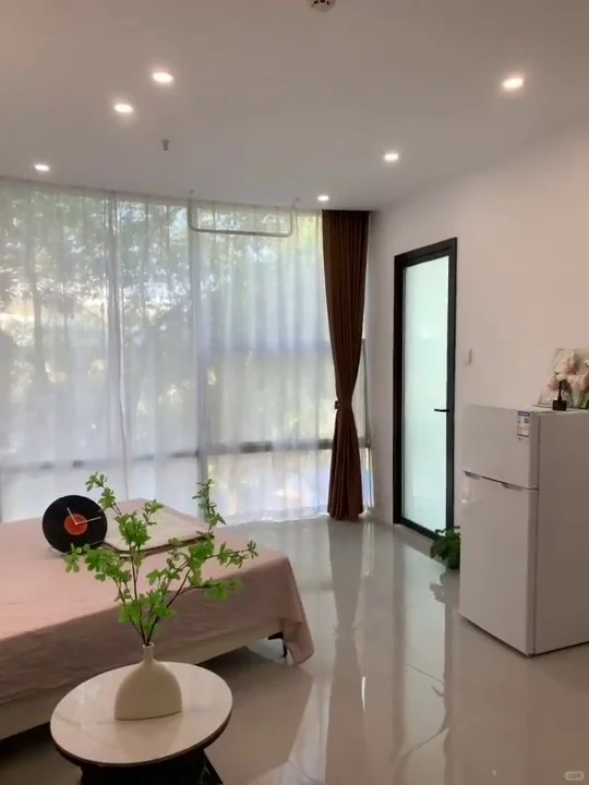 浦东2号线华夏东路地铁100米，一室户2000|