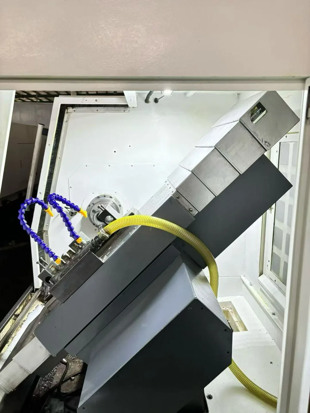 仓库刚到同款4台永博XPD35排刀机，液压筒夹