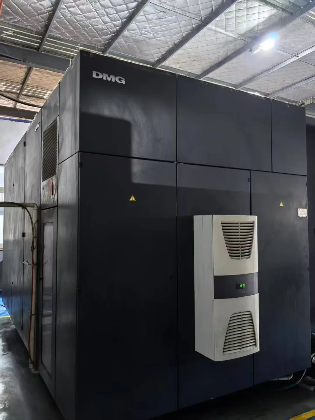 德马吉动柱五轴联动加工中心 DMF 180