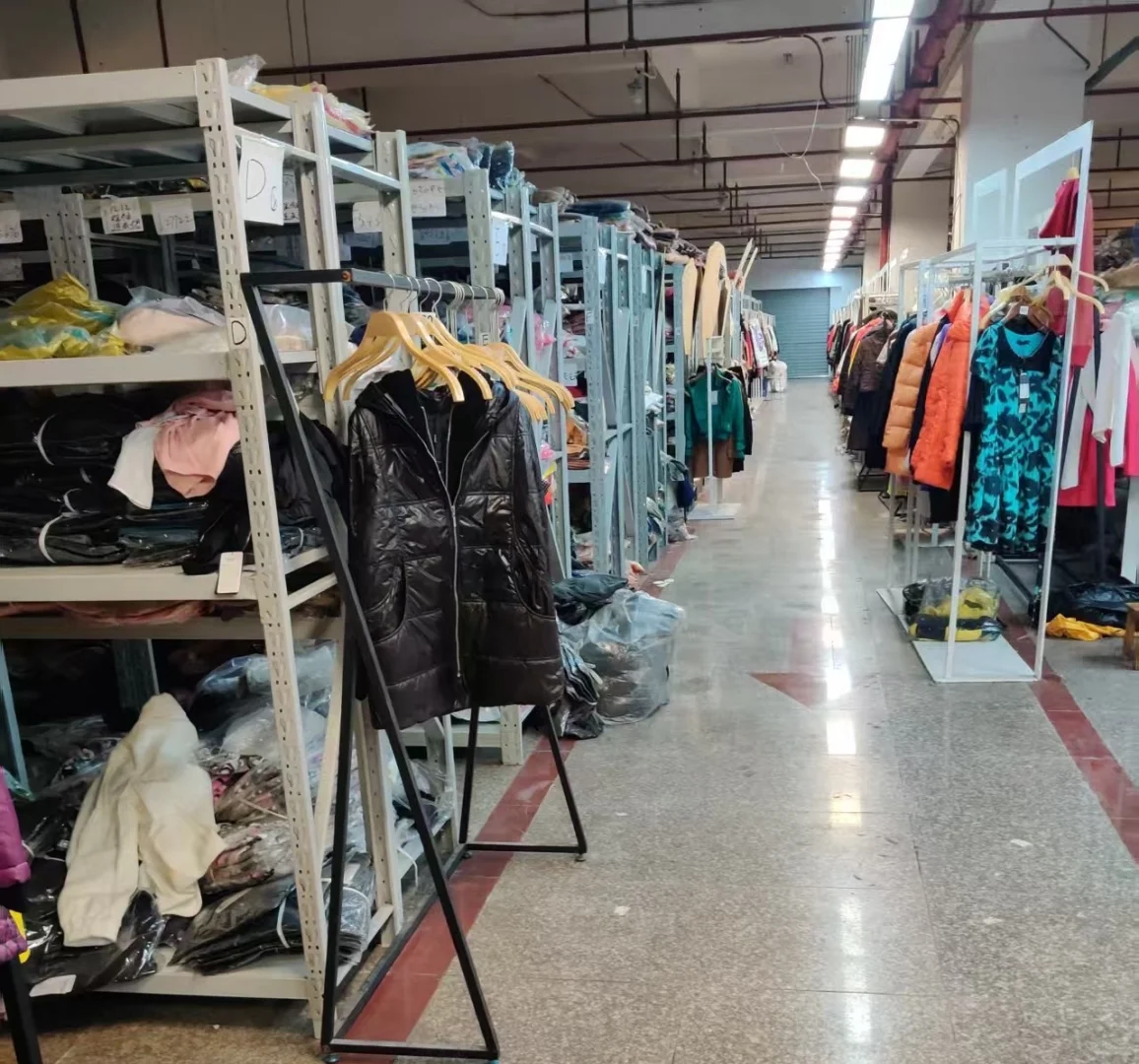 工厂清仓低价出女装