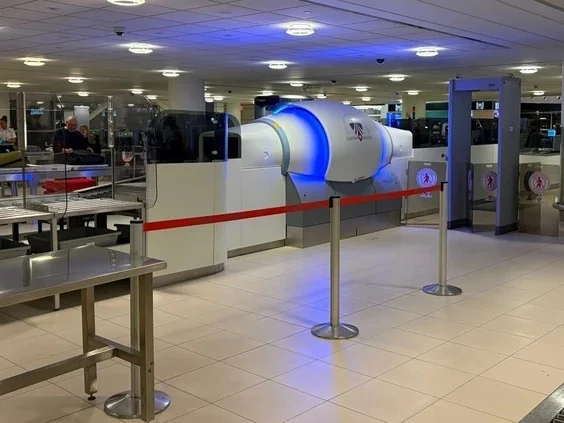 加拿大机场安检升级！不用掏电脑倒液体了