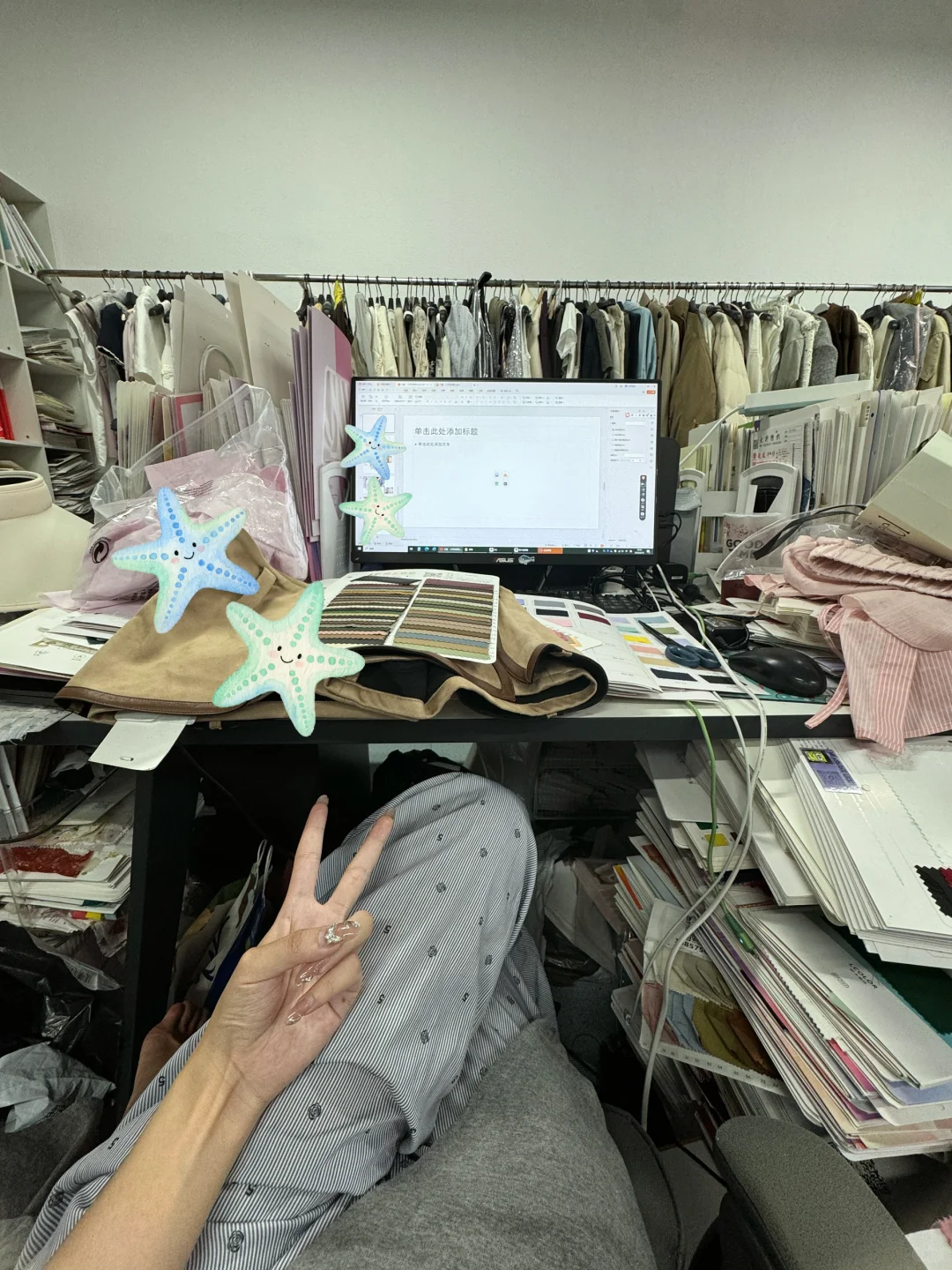 女装设计师是吧 很乱就是了