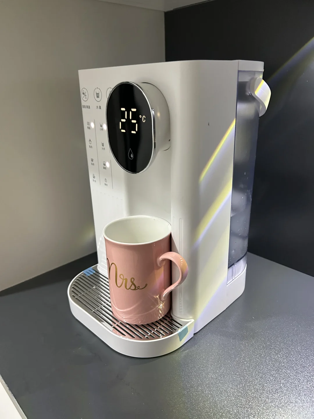 欢迎餐边柜的新成员（100+的饮水机）