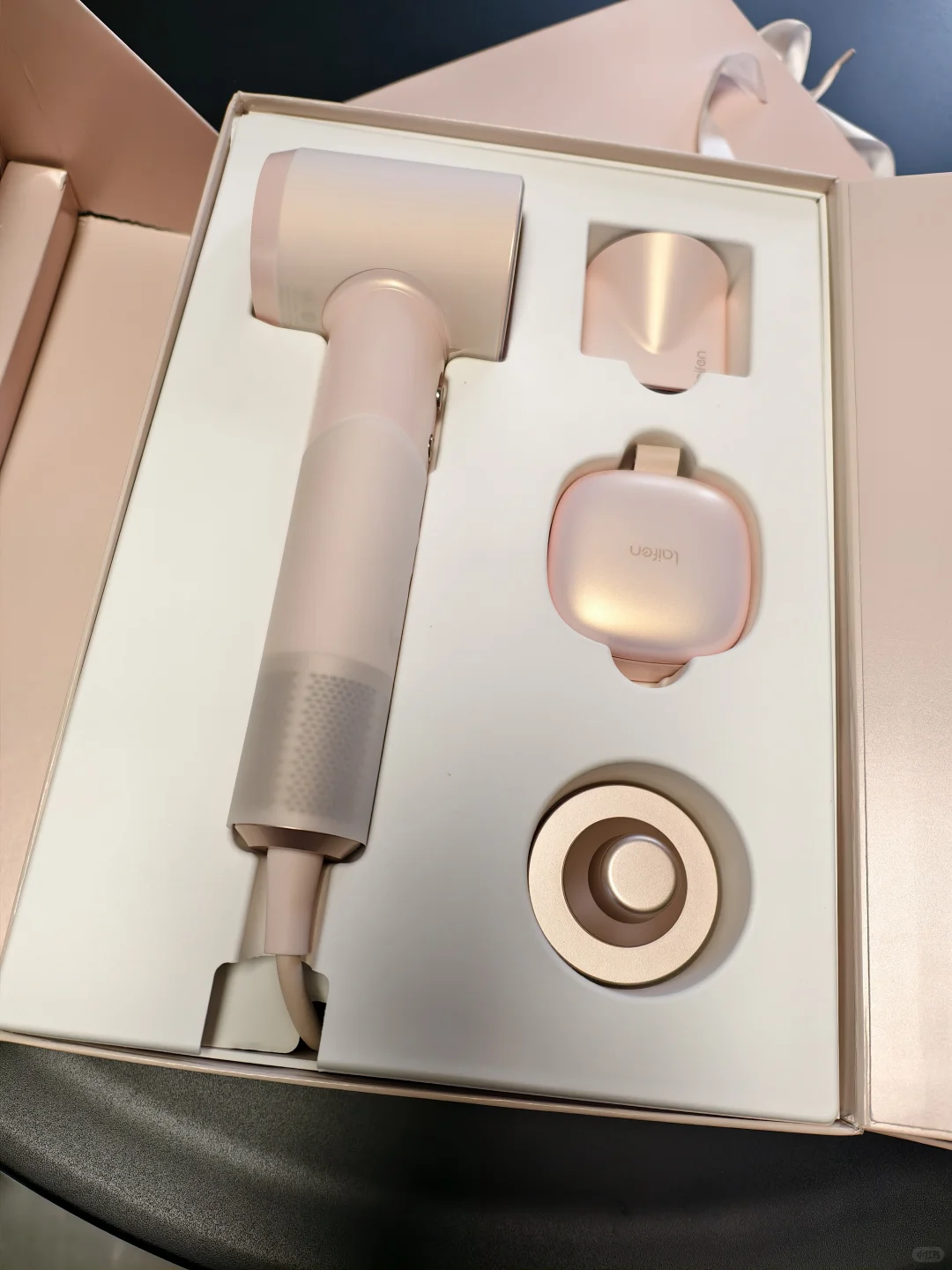 新家100个快递|必备的高颜值实用主义吹风机