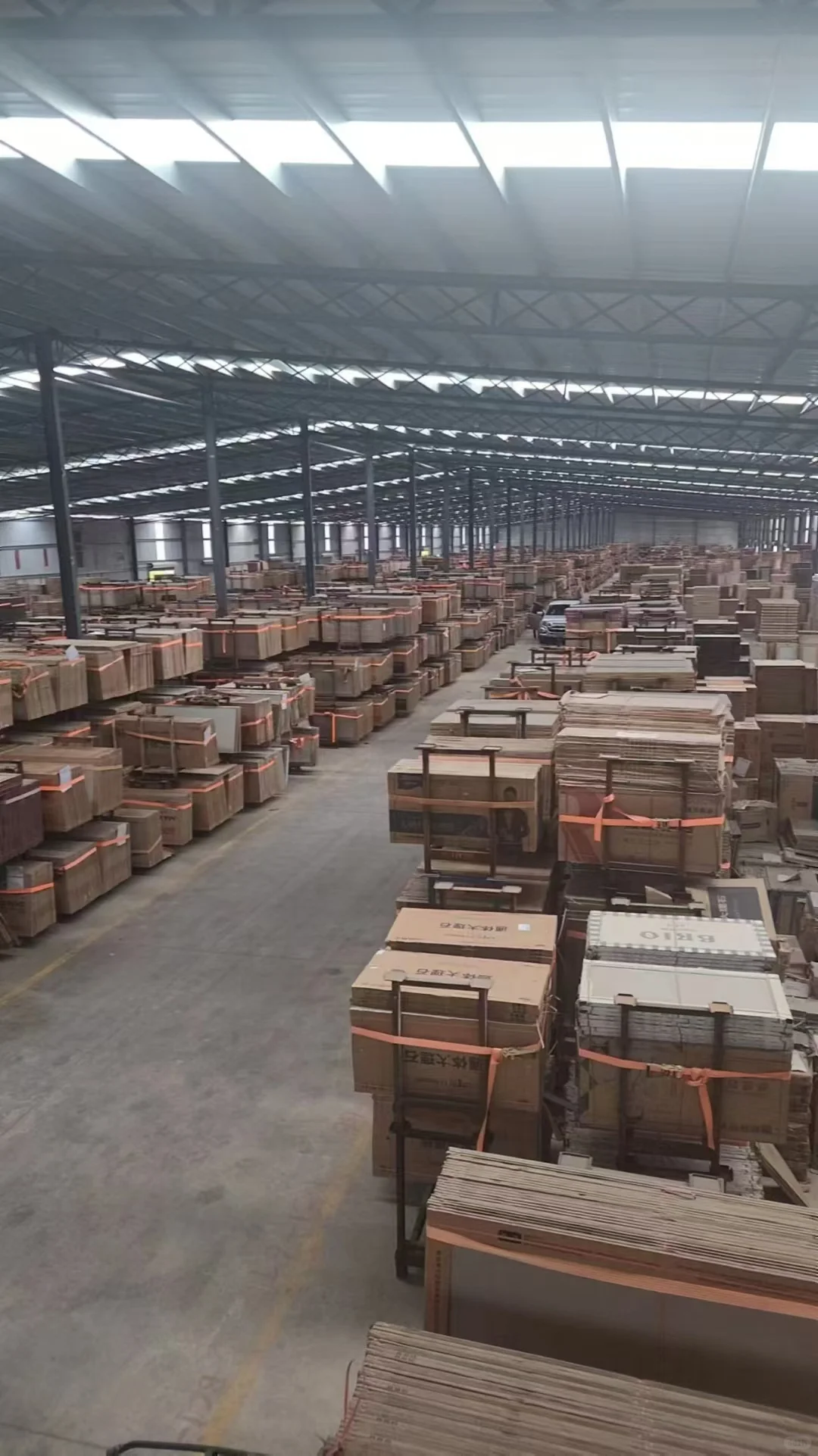 这里真的别错过了?瓷砖木地板零售批发