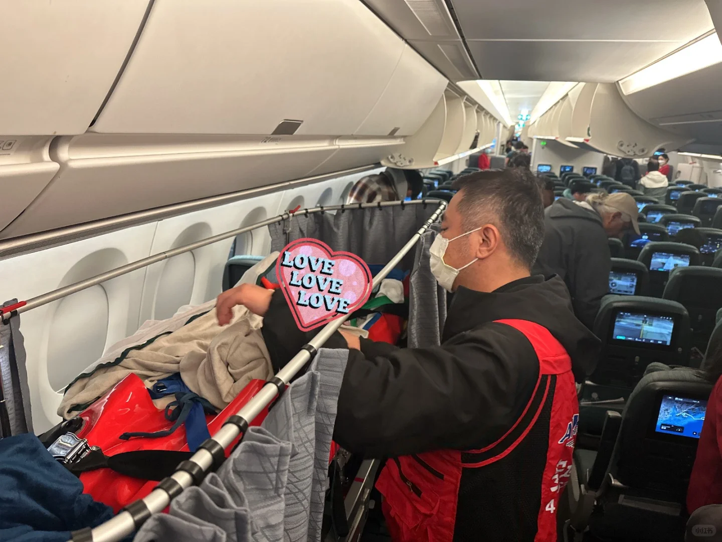 身在海外突发重病？别慌！民航担架位