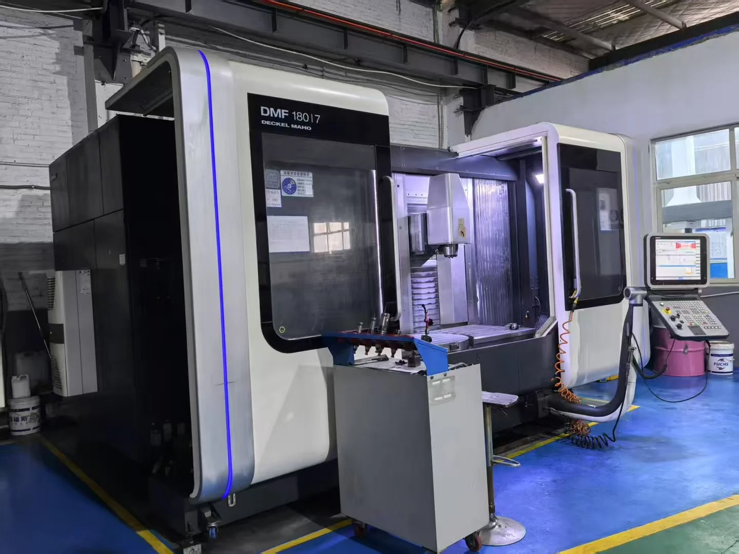 德马吉动柱五轴联动加工中心 DMF 180