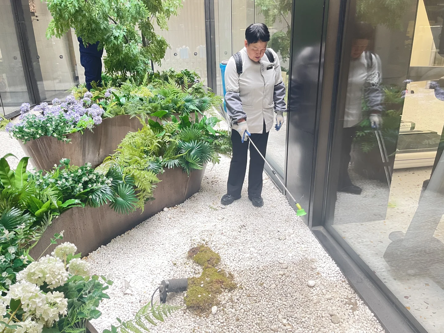 新希望服务-园区水系日常维护清理?