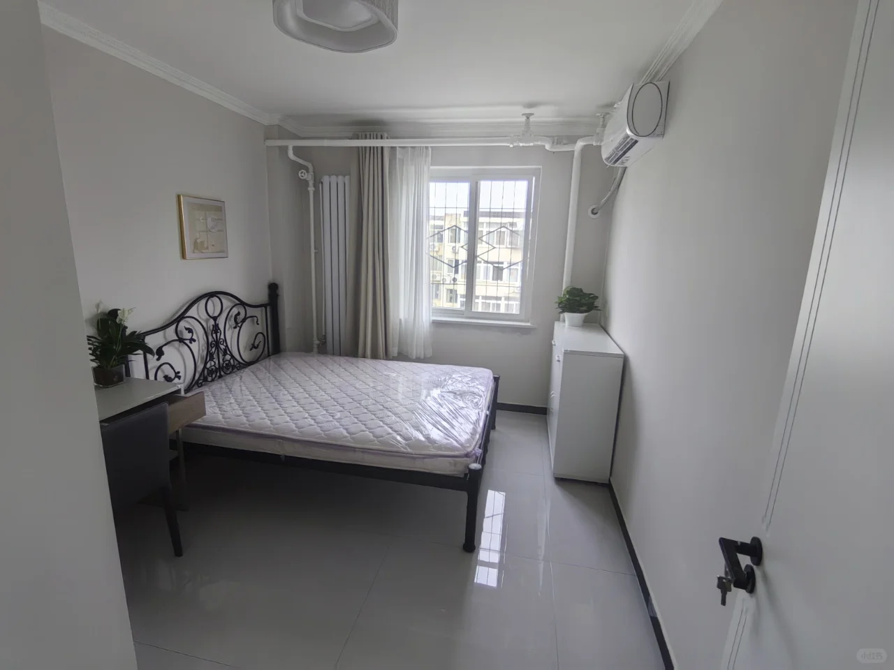 8月14号正规两居，育新地铁10分钟