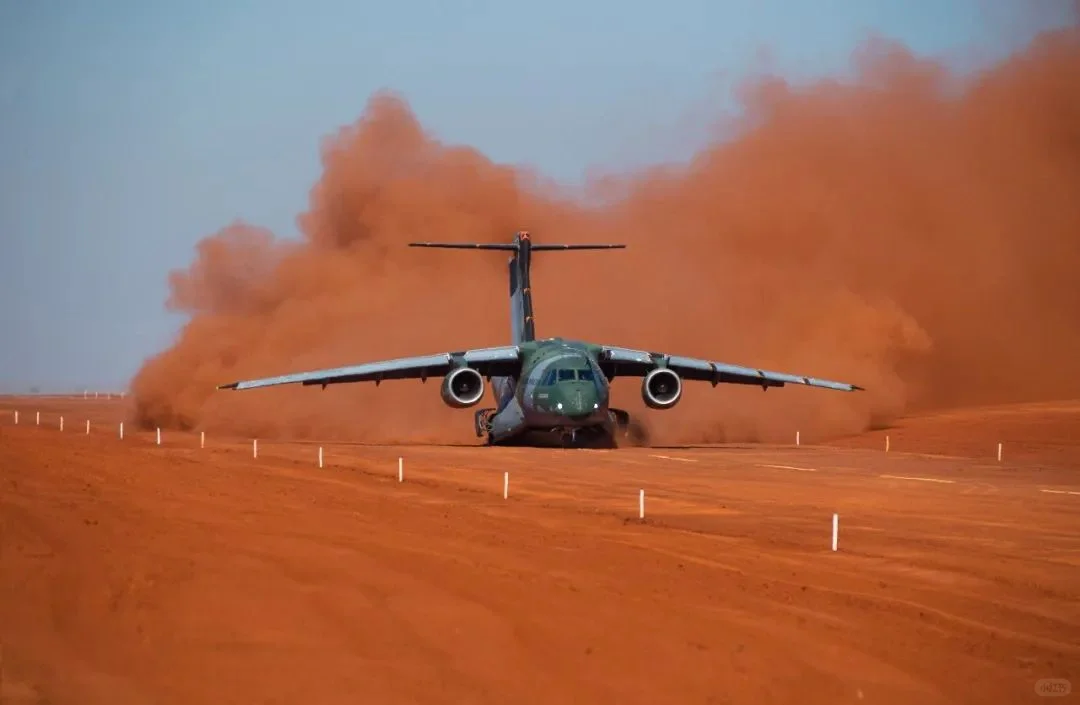 巴航工业公司的C-390千中型双发运输机