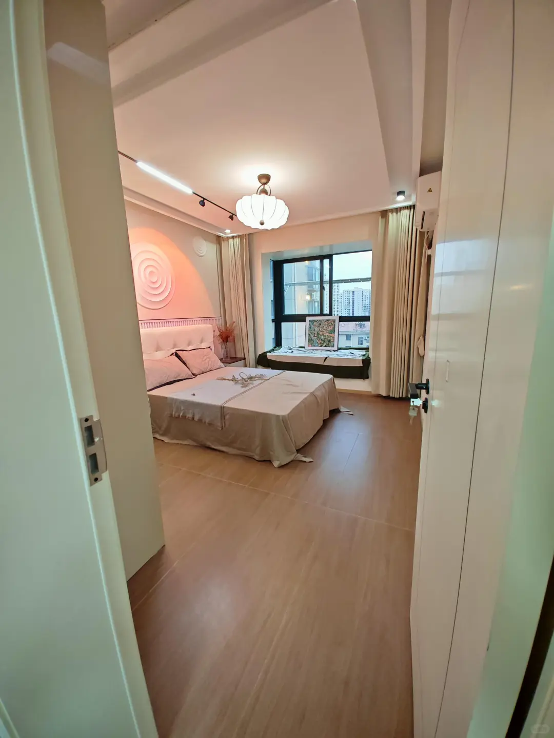 浦东13号线张江路，一室户2280，刚搬走||||