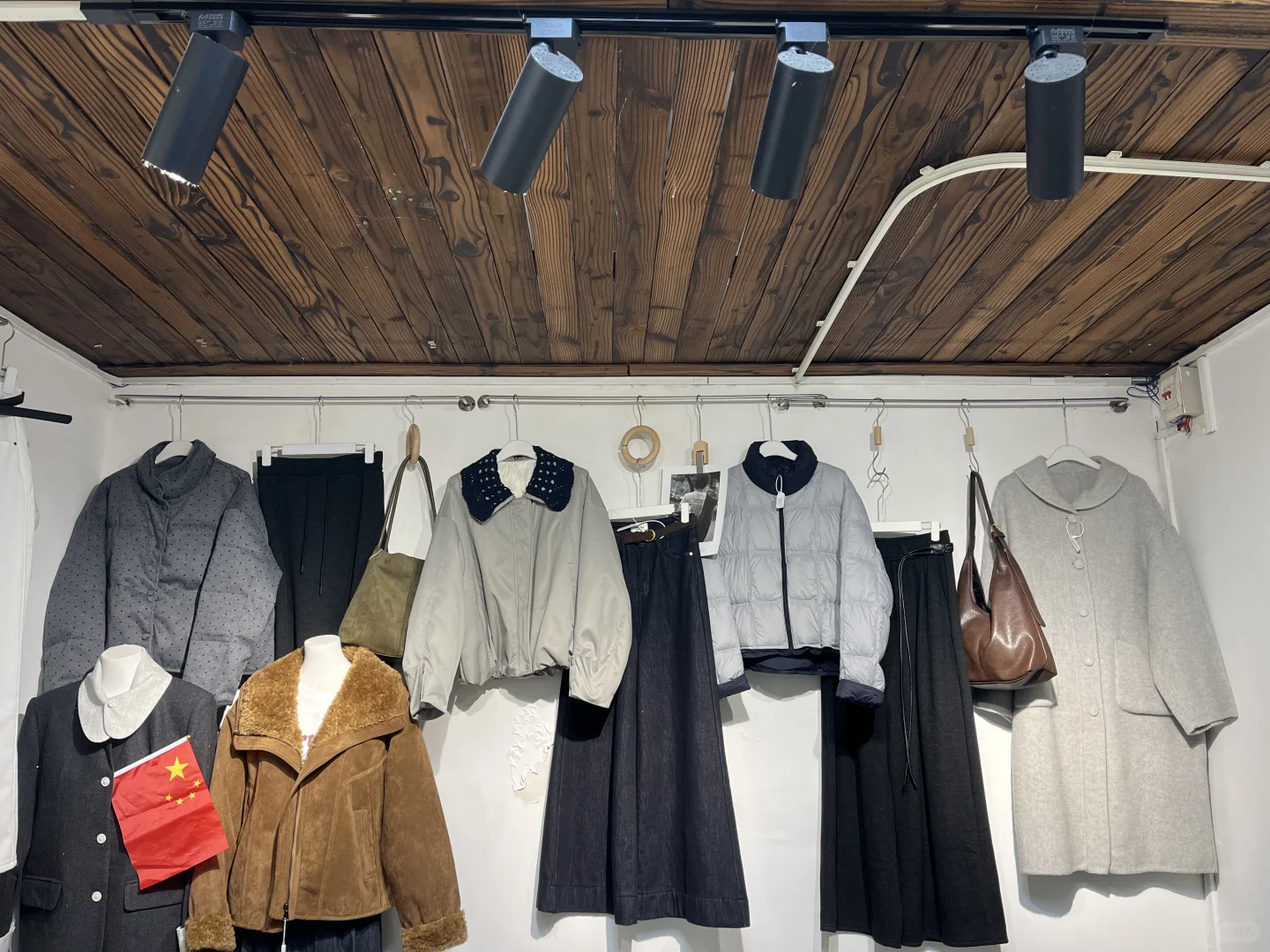 320进的羽绒服，顾客叫我300卖给她，让少赚点