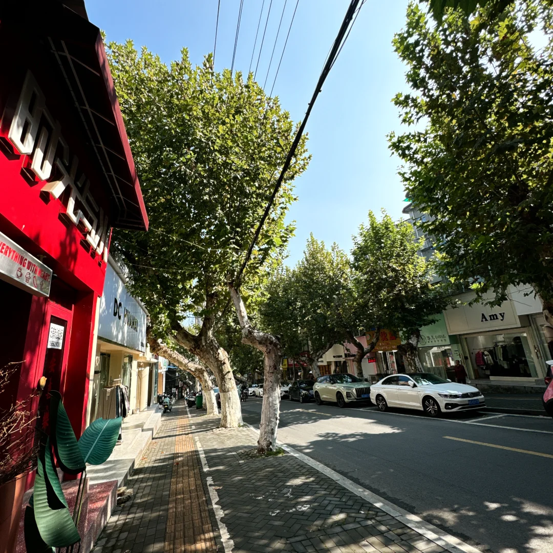 2w多开了个女装店