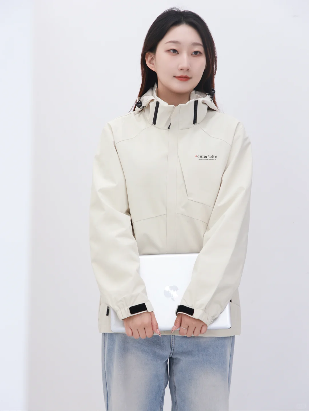 企业工作服定制,不费力却刚刚好的冲锋衣