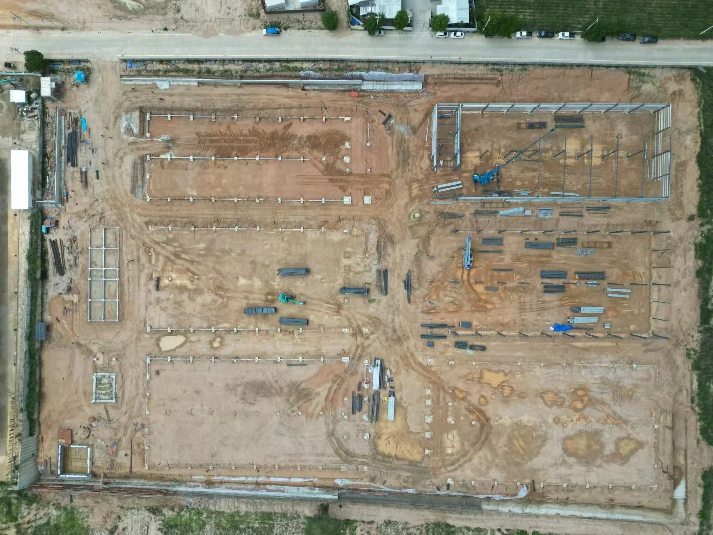 钢结构开始组装