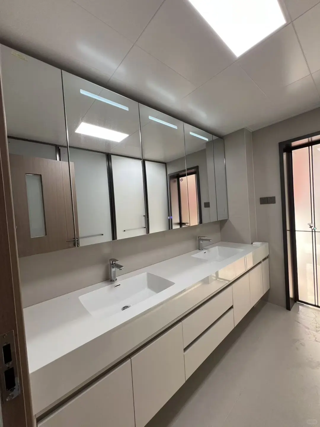 哇！这柜子也太好看了吧～～～