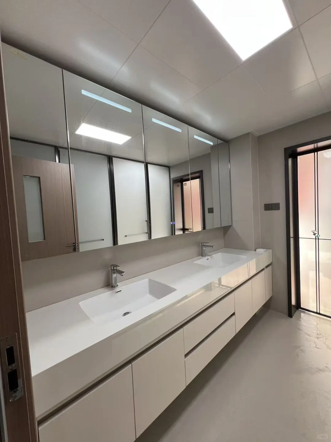 哇！这柜子也太好看了吧～～～