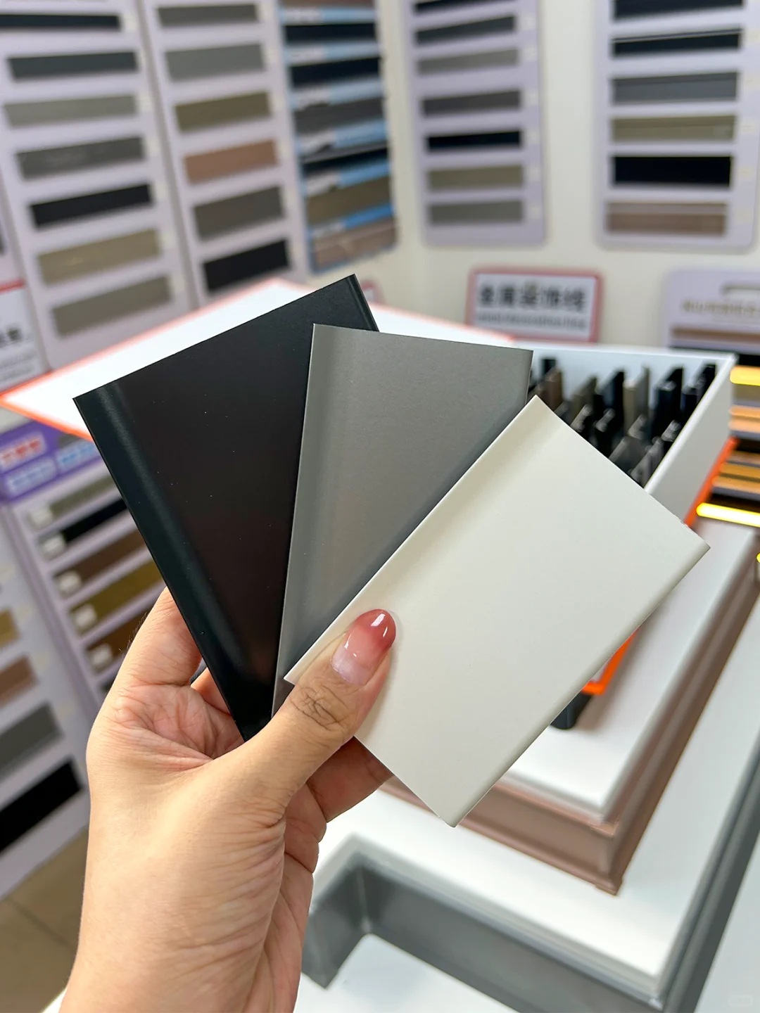 行业揭㊙️如何找到优质铝合金踢脚线工厂