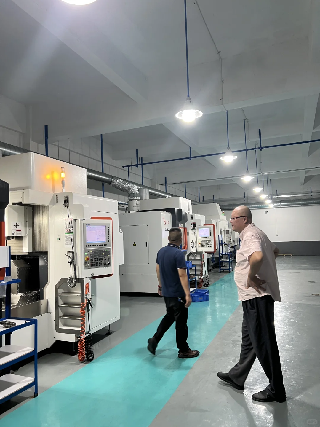 带客户看看厂，大件继续开干