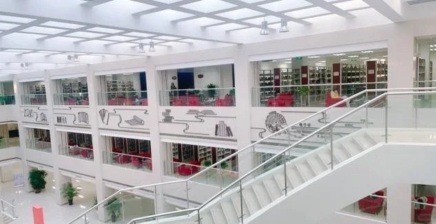 大连大学图书馆介绍