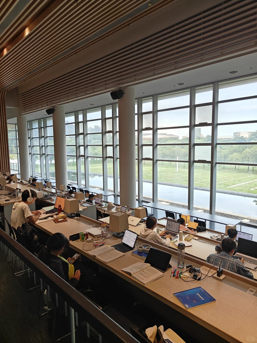 汕大图书馆我爱你！！！