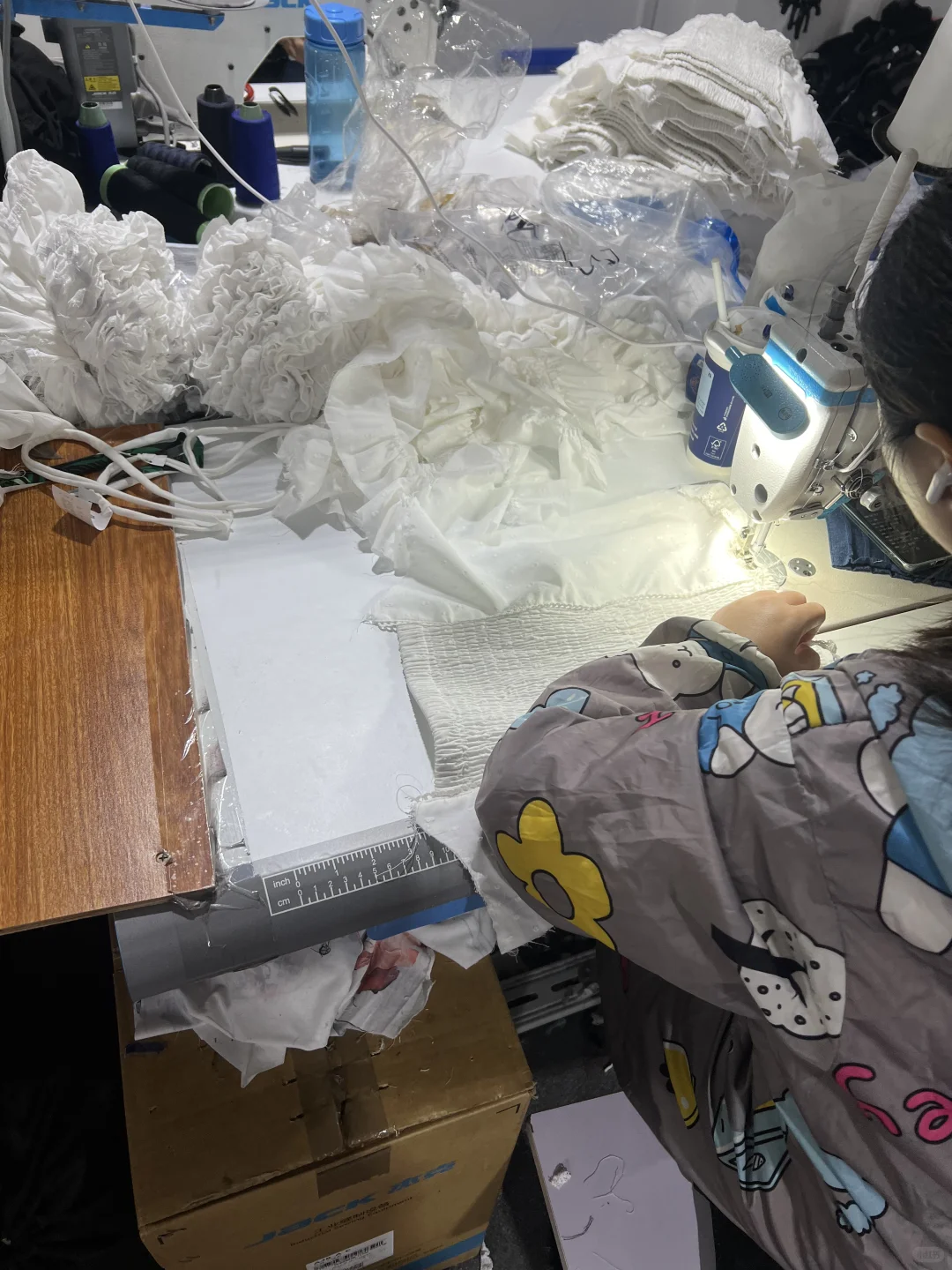 广州服装加工厂，可一件打版做样，免费起版