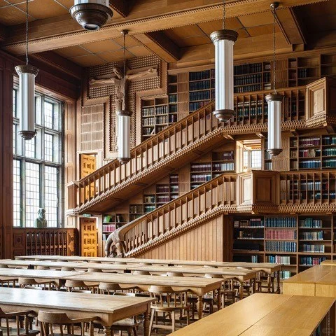 鲁汶必冲！87 米钟楼图书馆的文艺复兴风