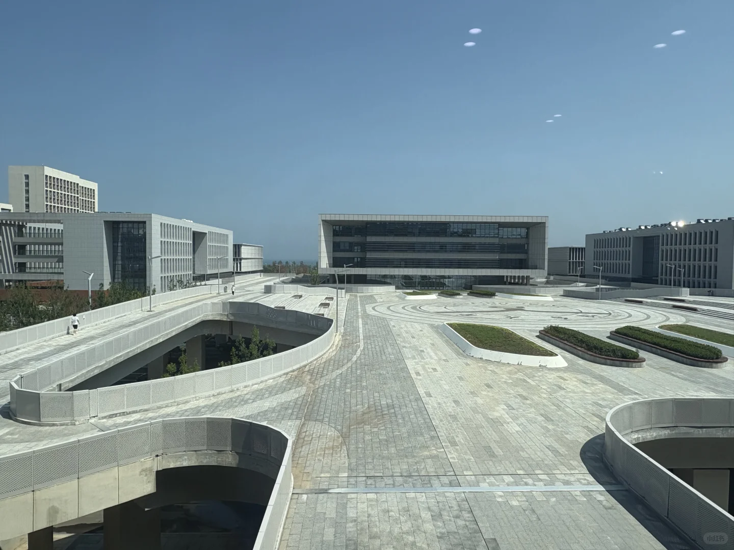 烟大图书馆好气派