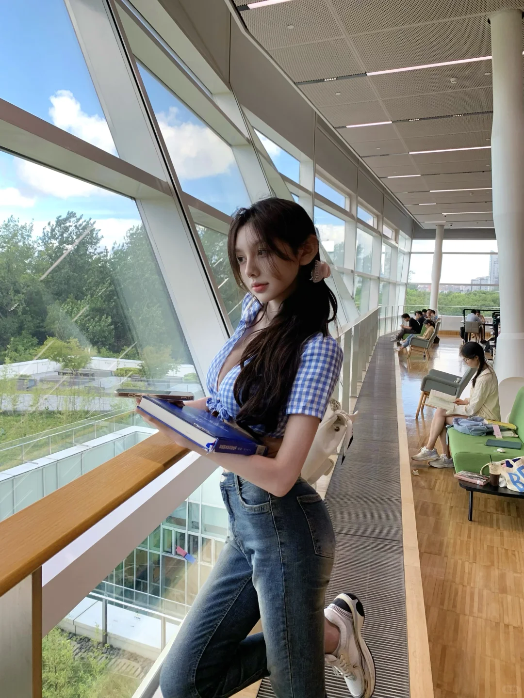 上海约拍?｜图书馆??