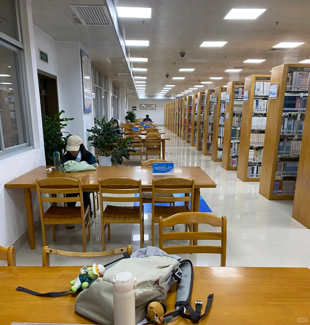 怪不得有的考公人可以在图书馆学一整天