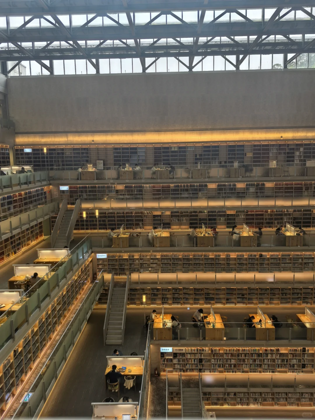 退一万步说 这个图书馆就不能在台大吗