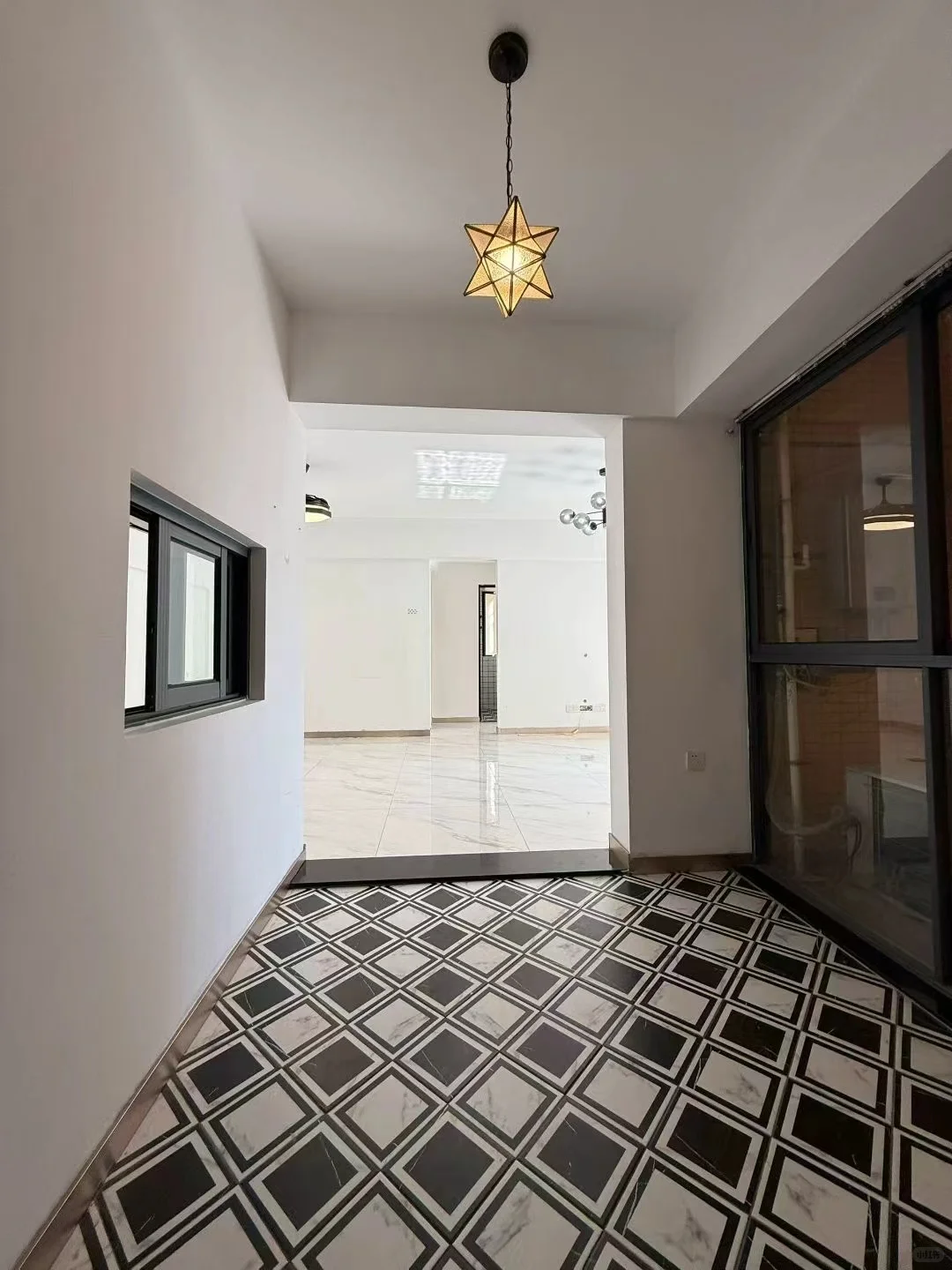 银湖半山精装两房超大阳台车位充足可看房