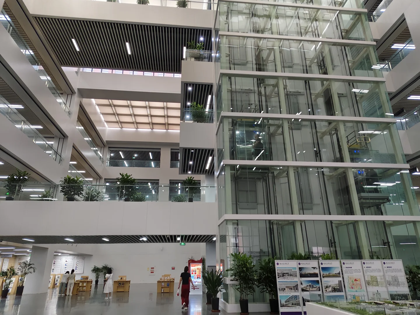 河北医科大学图书馆展示