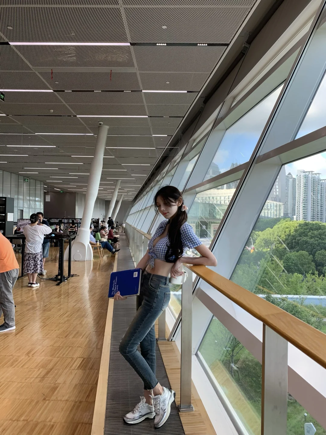 上海约拍?｜图书馆??