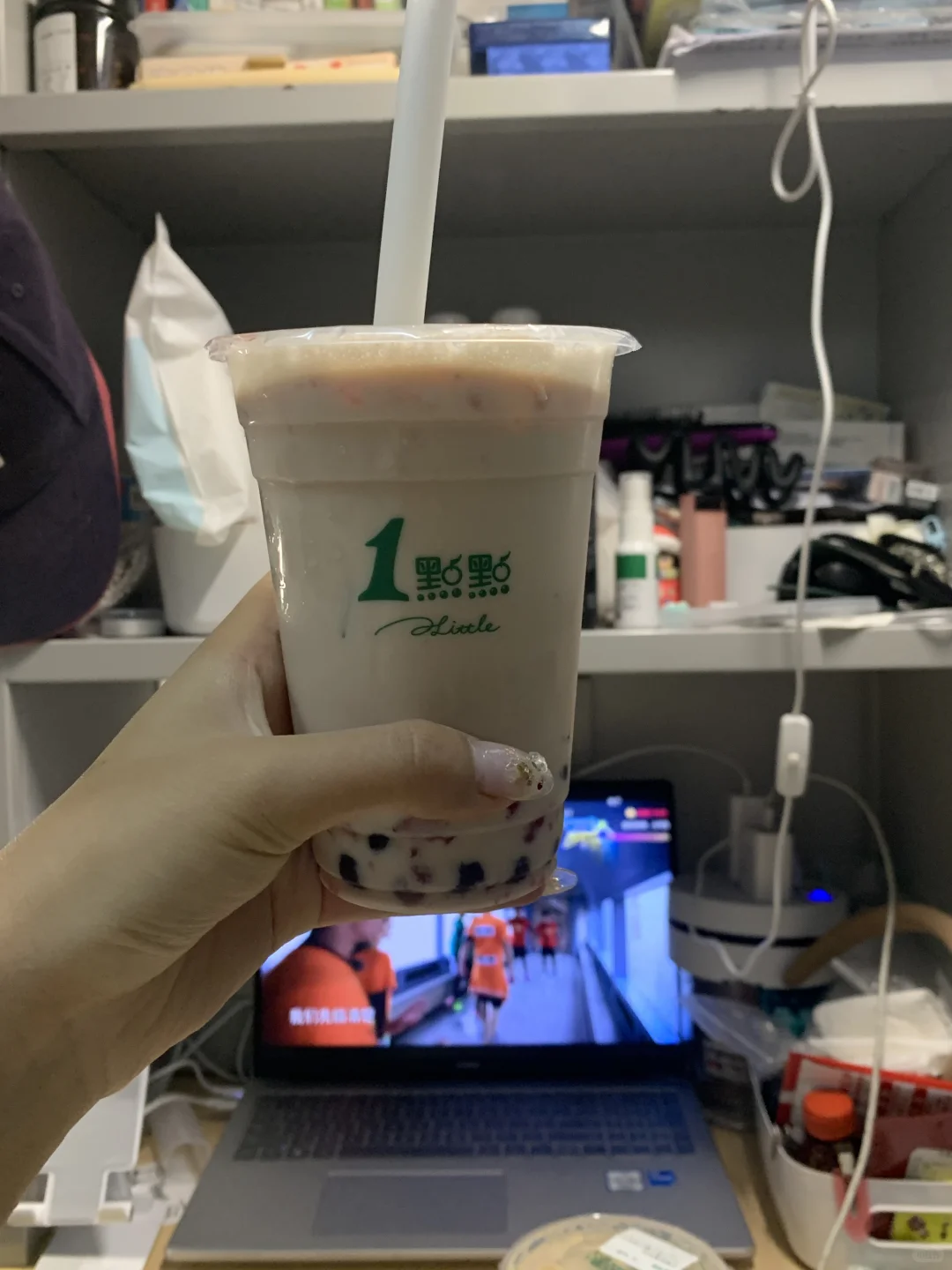 女大学生周末无聊的一天