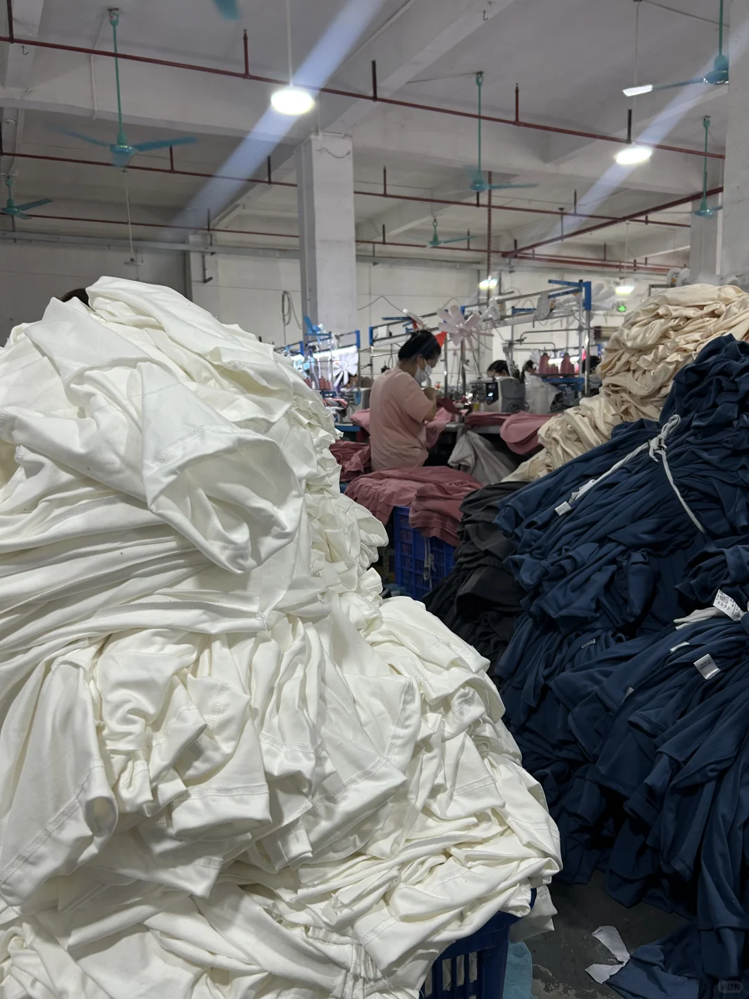 广州精品服装工厂,一件起版,50件起做