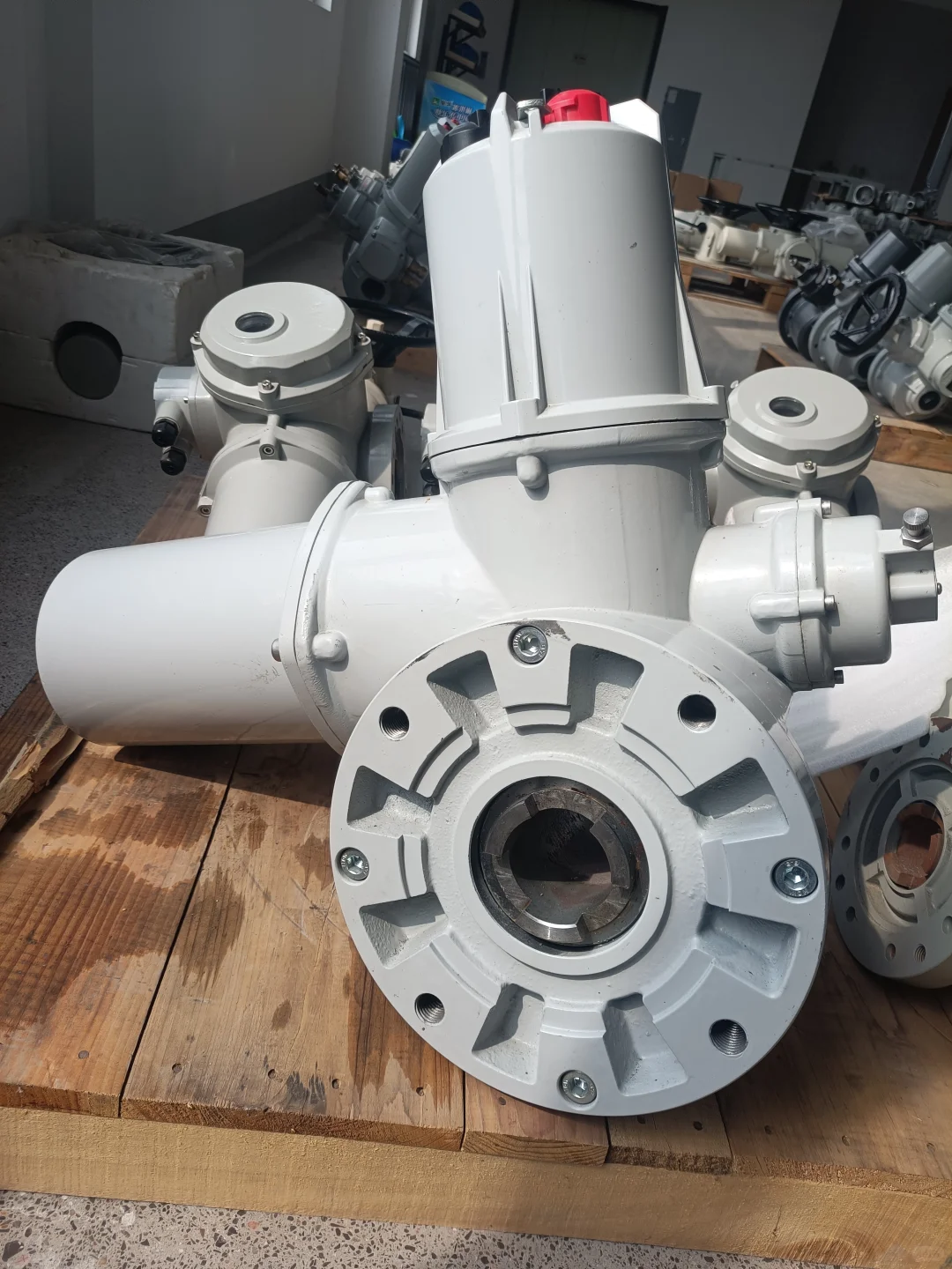 多角度观赏Z60智能型电动执行器