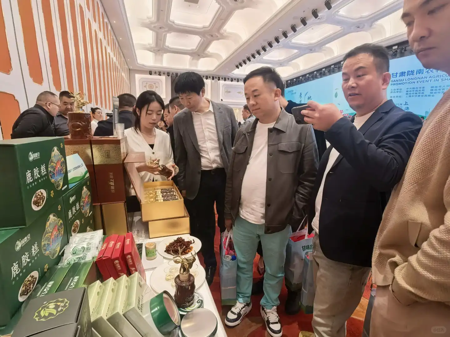 梅花鹿产品香飘“甘味出陇”推介会