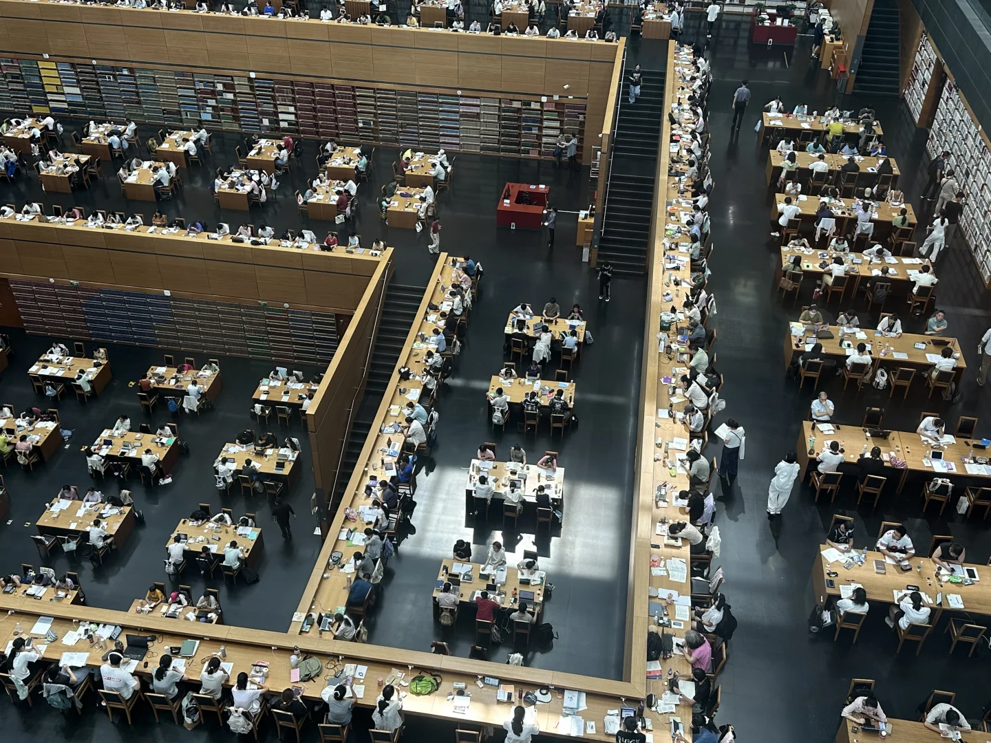 在京研究生暑期留校去国图｜来点精神食粮