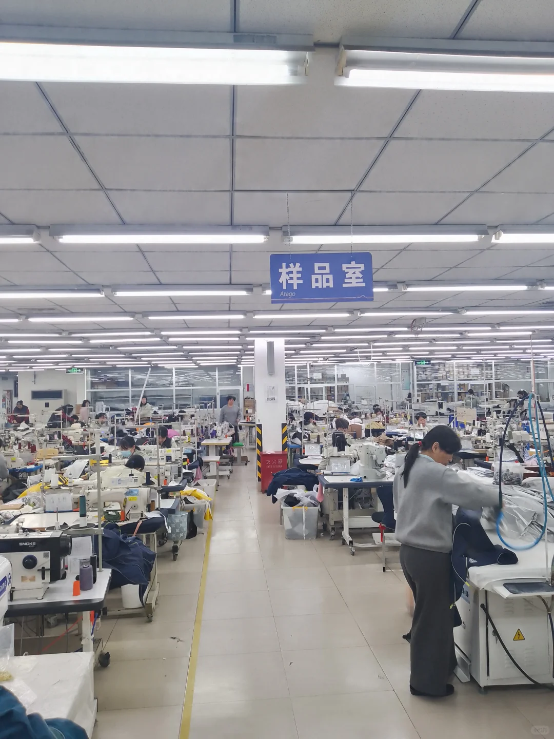 服装工厂的样品室是脸面