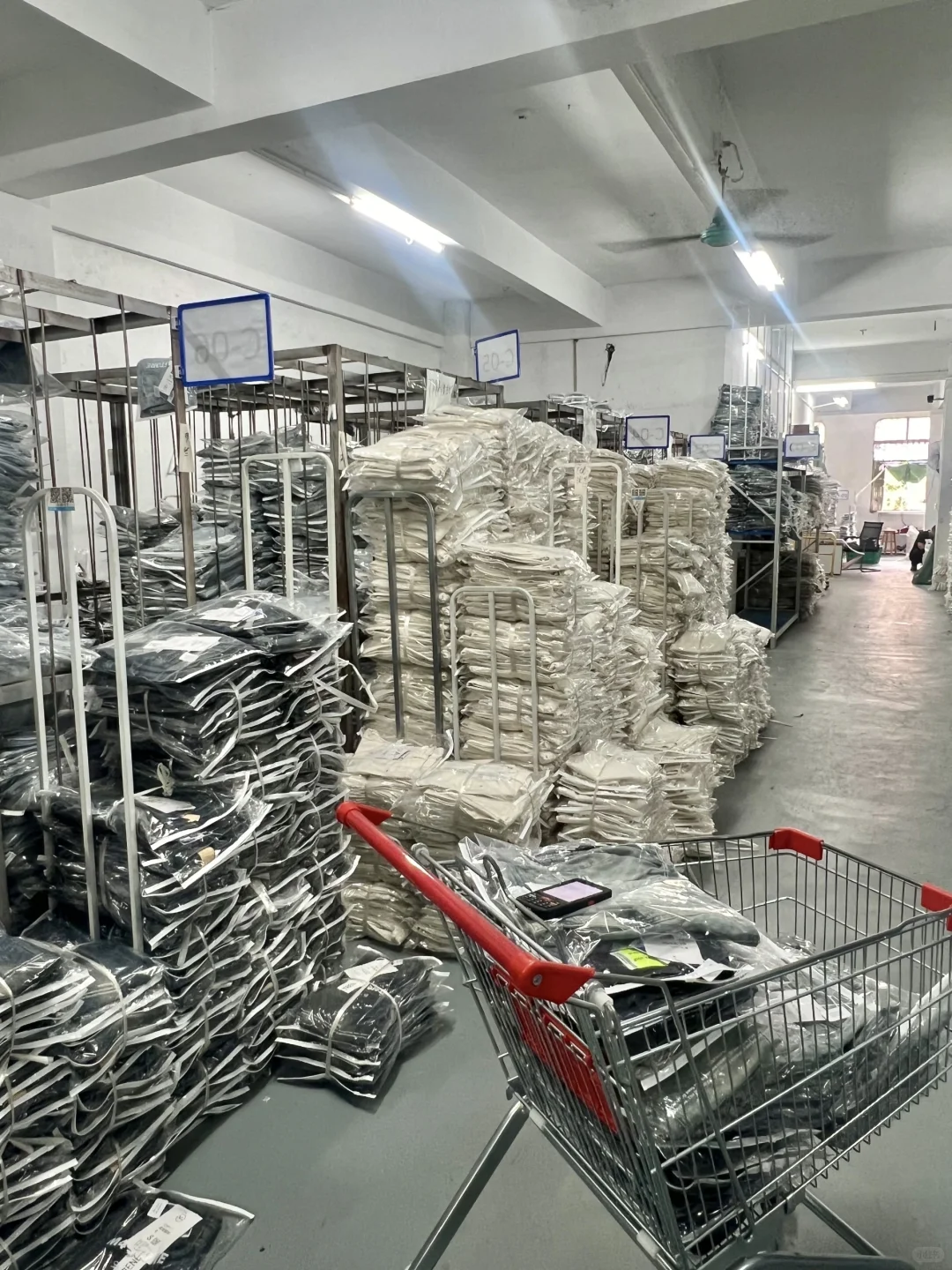 别看了，我们就是源头女装供应链!