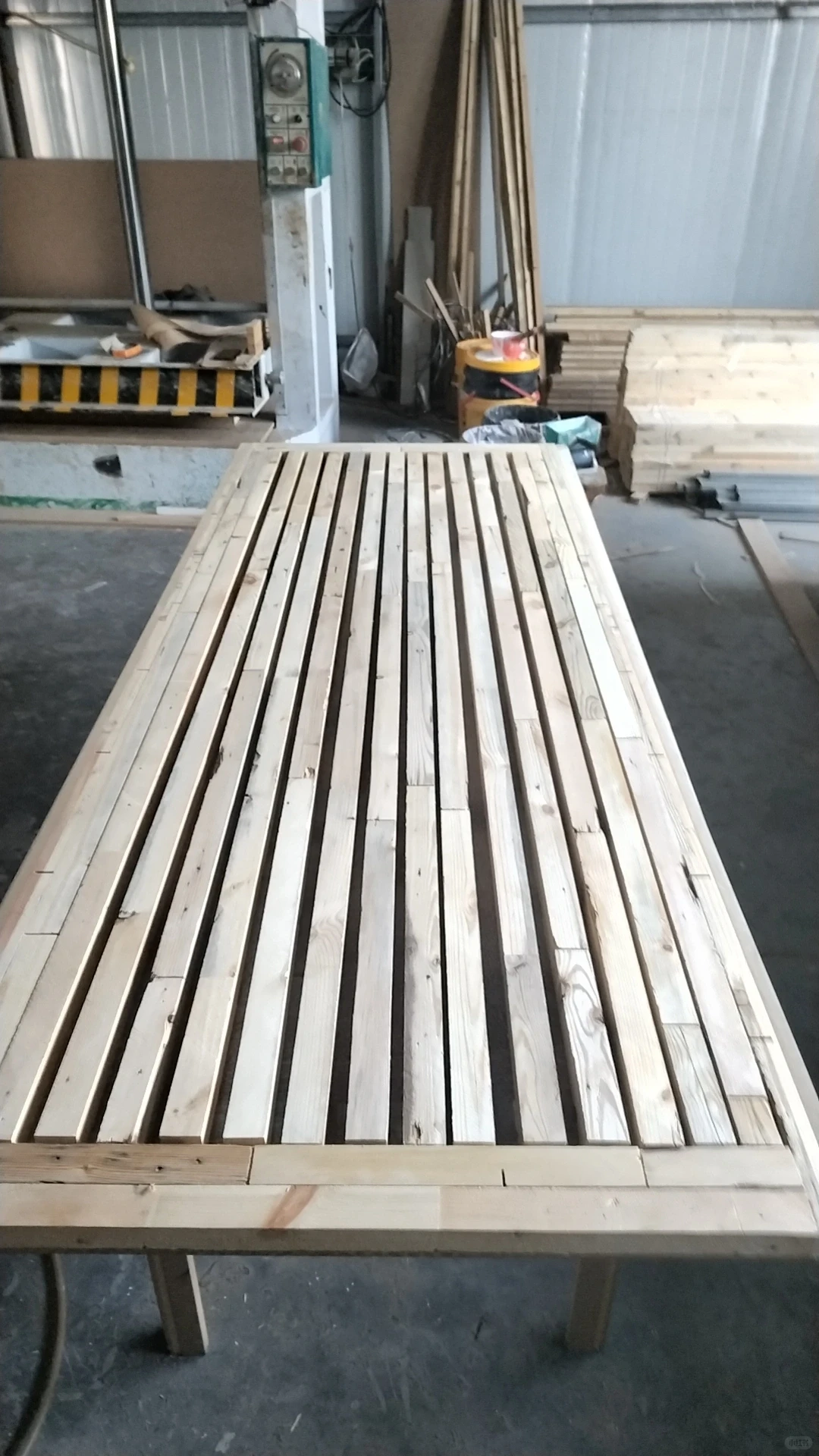 亿芯木门工厂，车间日常