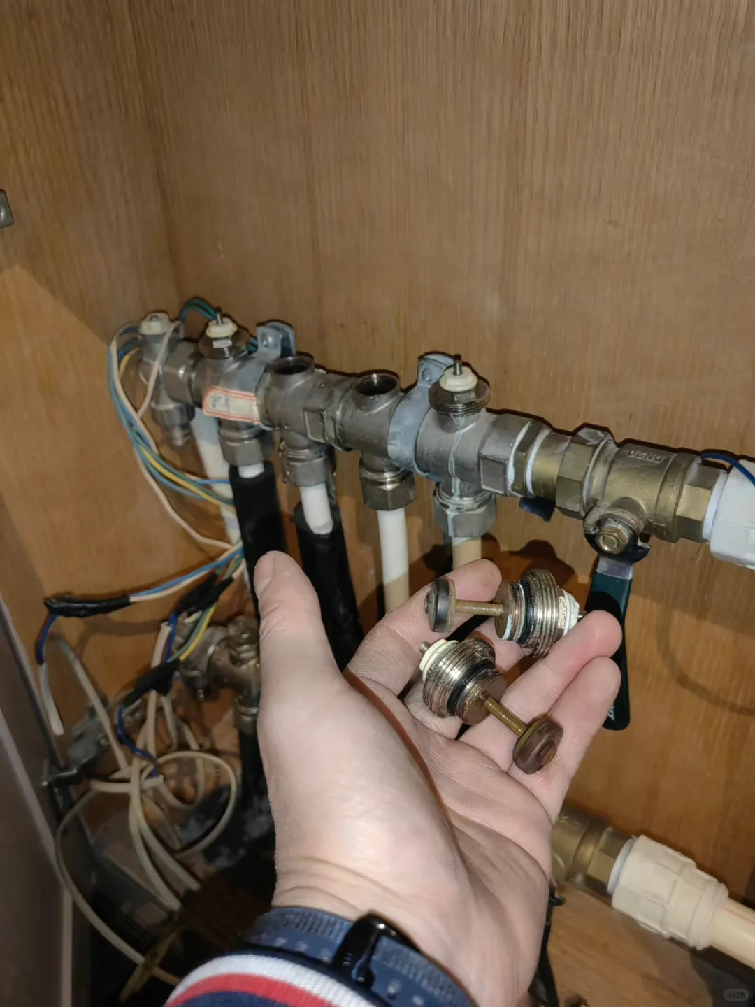 ? 20路地暖保养+阀芯维修+执行器更换